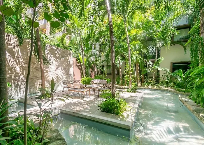 2br W Rooftop Pool & Backyard *
