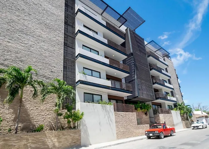 2br W Rooftop Pool & Backyard Apartment