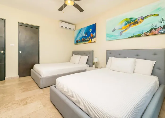 2br W Rooftop Pool & Backyard Apartment *